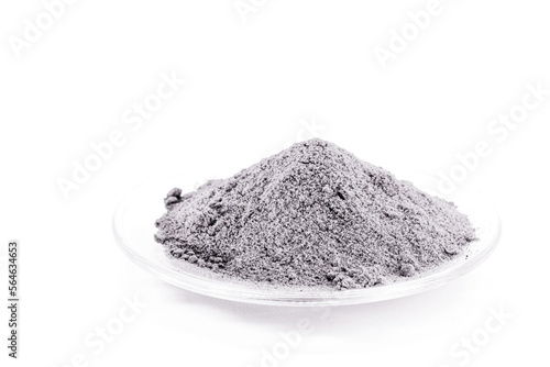 Foto aluminum oxide or alumina, chemical compound of aluminum and oxygen, used in blasting to remove excess calcined coating and in parts made of metal
