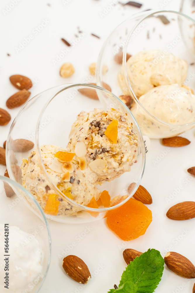 Vanilla-chocolate ice cream in a sundae glass Vanilla-chocolate ice cream in a sundae glass