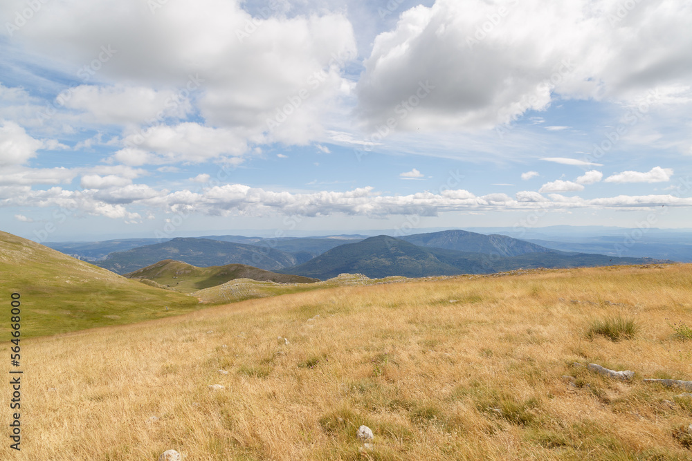 Randonnée sur le cime de Cheiron par Gréolières, Préalpes de Grasse, Alpes-Maritimes, France Randonnée sur le cime de Cheiron par Gréolières, Préalpes de Grasse, Alpes-Maritimes, France