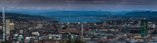 panoramic photo of the city of Zurich overlooking the lake