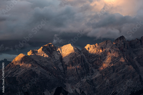 Last sunset light on dolomites peaks © Francesco Fanti