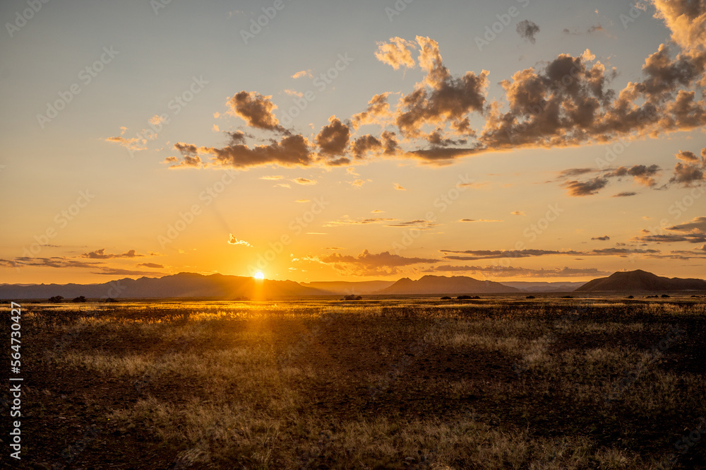 schöner Sonnenuntergang in Afrika schöner Sonnenuntergang in Afrika