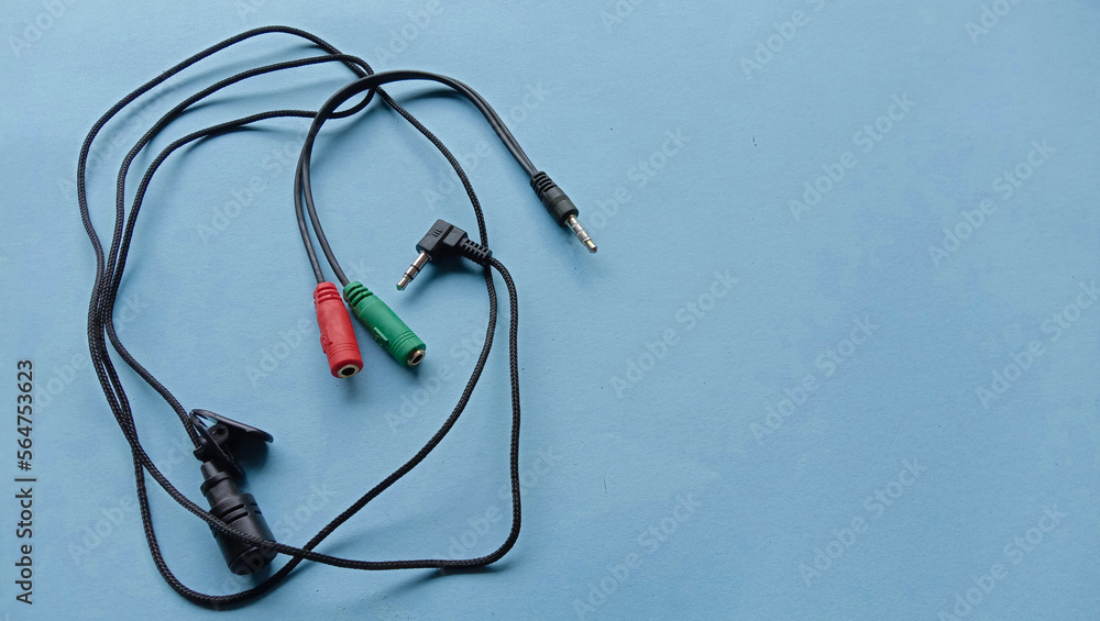 Photo of wired external microphone with cable that plugs into a smartphone or laptop Photo of wired external microphone with cable that plugs into a smartphone or laptop