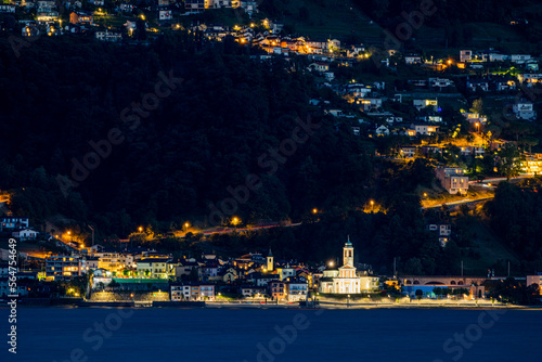 Fototapeta Naklejka Na Ścianę i Meble -  Lago Maggiore bei Nacht