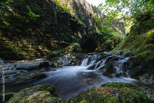 Fototapeta Naklejka Na Ścianę i Meble -  Small scenic waterfall in the lake district