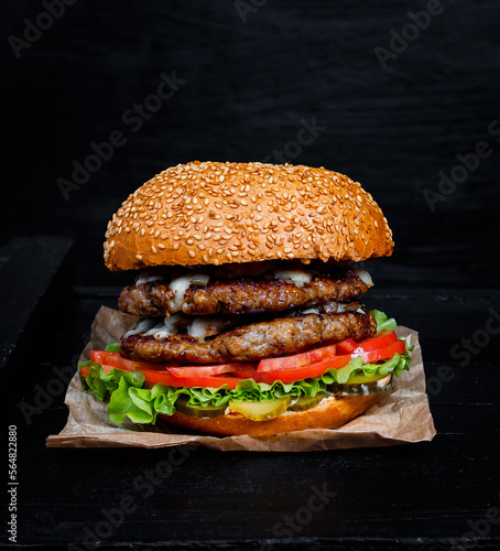 Obraz na płótnie hamburger, close up w salonie