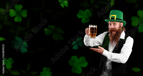 Bearded man with beer on da...