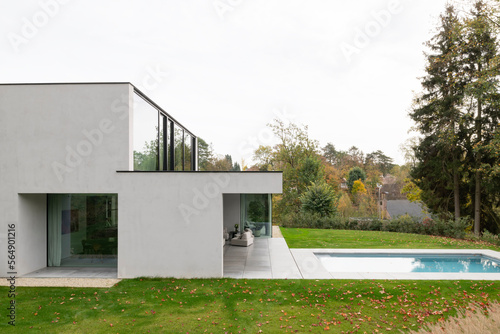 villa and swimming pool photo