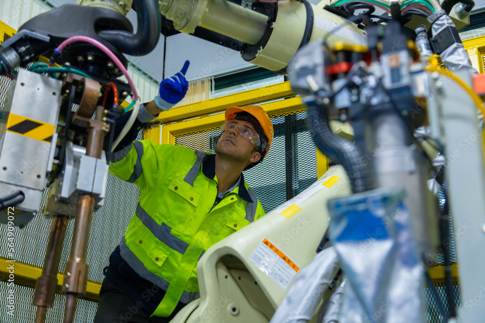 Robot engineers invent robots of the future that can replace humans. Robot engineers invent robots of the future that can replace humans.