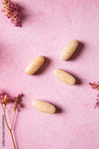 vitamin and mineral pills