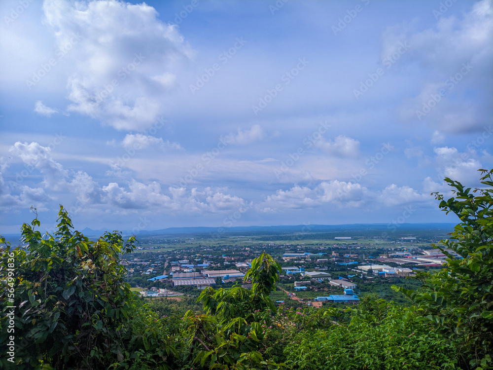 Fototapeta premium selective focus picture of mountains and clouds in the rainy season