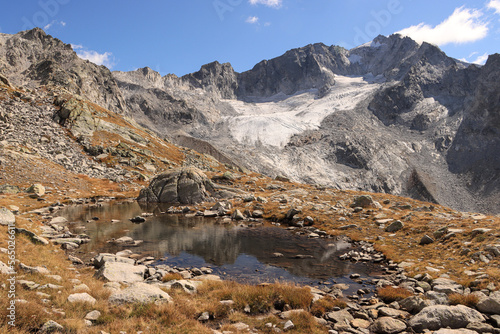 Hochalpine Landschaft; Cima dal Cantun (3354m) und Cantun-Gletscher im September 2022 (Bernina.Alpen)