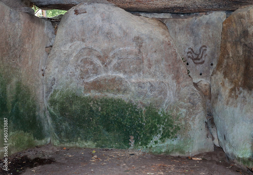 Canvas Print Engravings on stones in the tumulus Mane Lud near Locmariaqur in Brittany, Franc