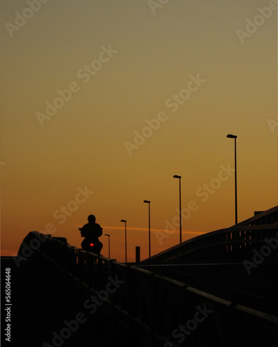 夕焼け　バイク、帰り道