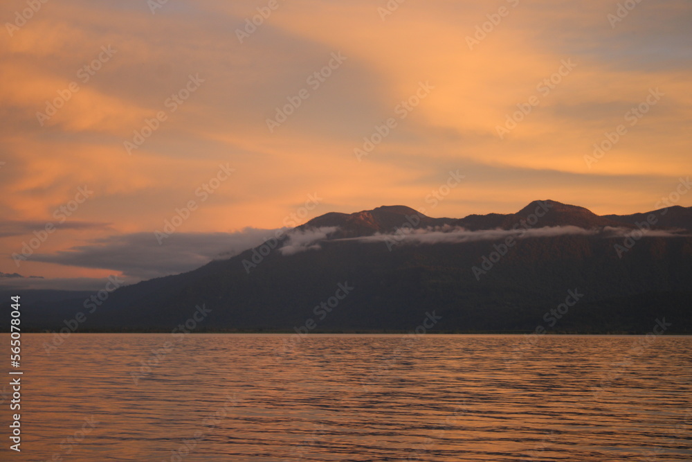 Atardecer en el lago Puyehue