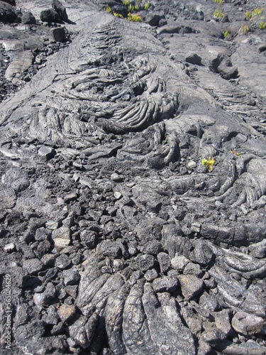 Volcano lava fields in Hawaii © Momoko