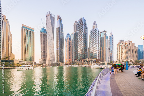 Billede på lærred Modern buildings in Dubai Marina UAE