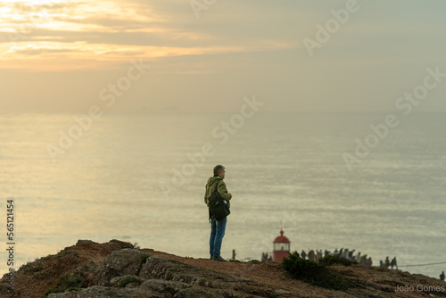 Looking at Nazaré's waves