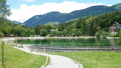 Jasna-See in Slowenien mit Blick auf den Vriscpass photo