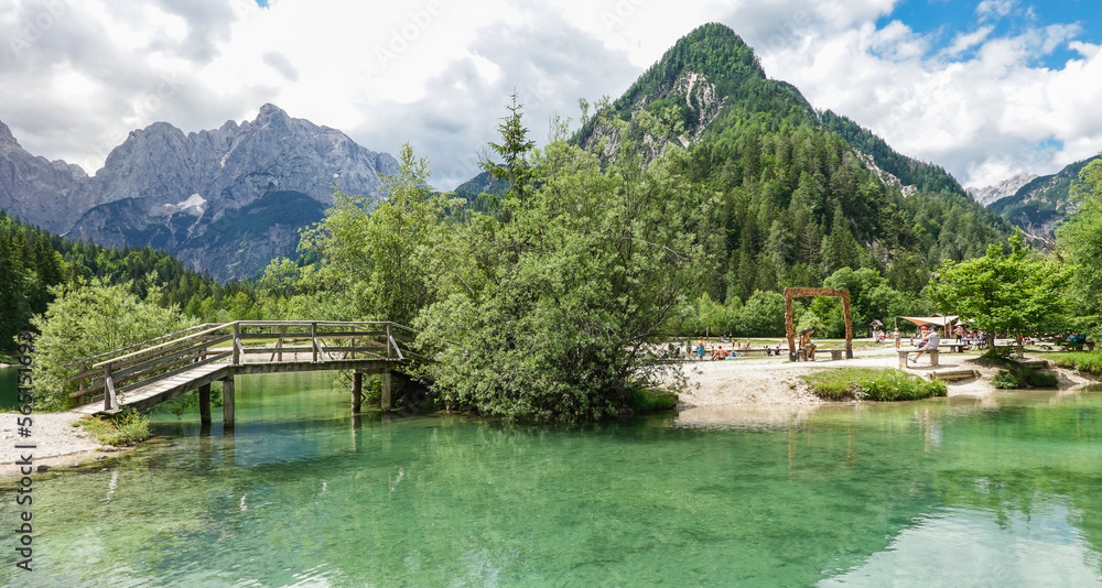 Jasna-See in Slowenien mit Blick auf den Vriscpass Jasna-See in Slowenien mit Blick auf den Vriscpass