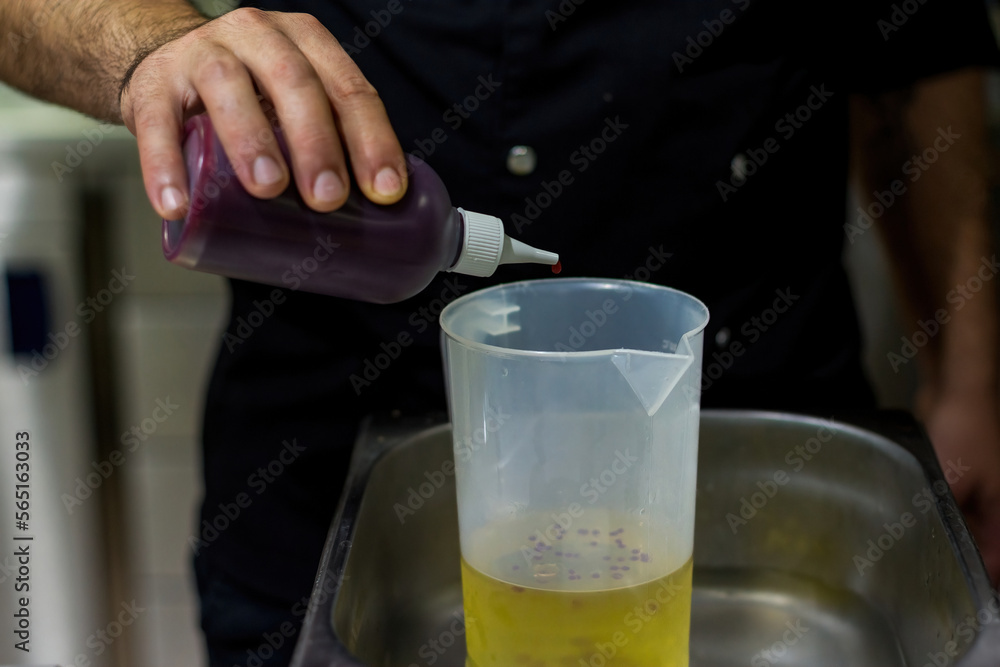 Cook mixing eggs and agar agar. whisk eggs Cook mixing eggs and agar agar. whisk eggs