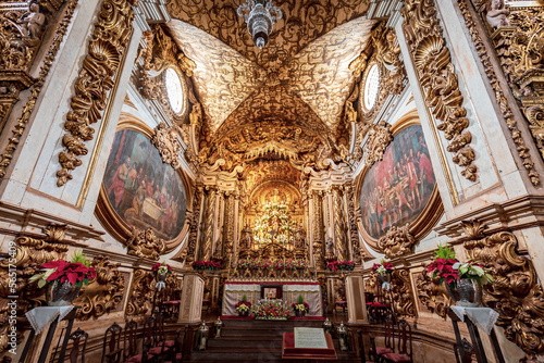 Tiradentes, Minas Gerais, Brazil: Street inside of Santo Antonio church