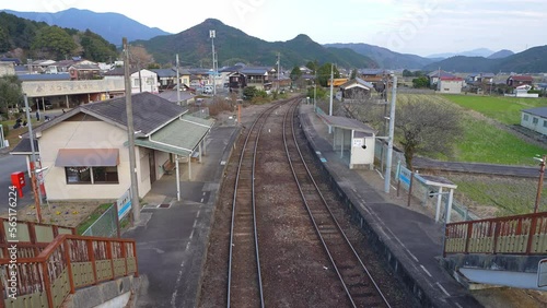 伊予宮野下駅