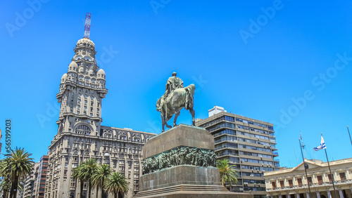 Independence square, Plaza del Independencia, city of Montevideo, Uruguay