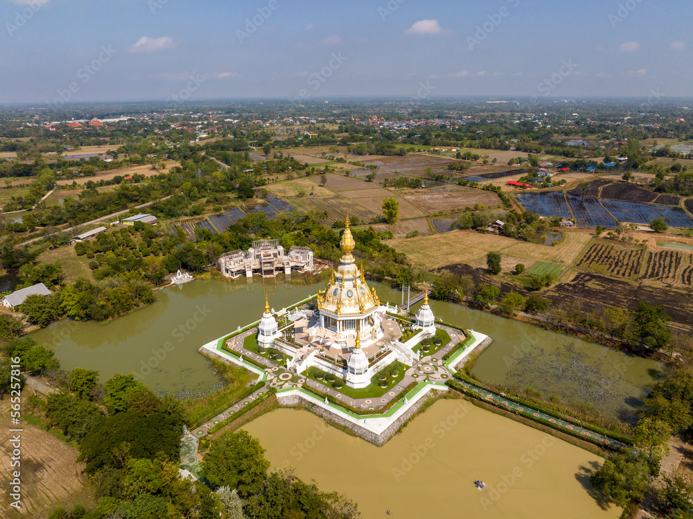 Naklejka premium Khon Kaen, Thailand, Jan 13, 2023 : Wat Thung Setthi, Beautiful temple, not far from the city of Khon Kaen, with beautiful architecture, especially the pagoda and surrounding buildings.