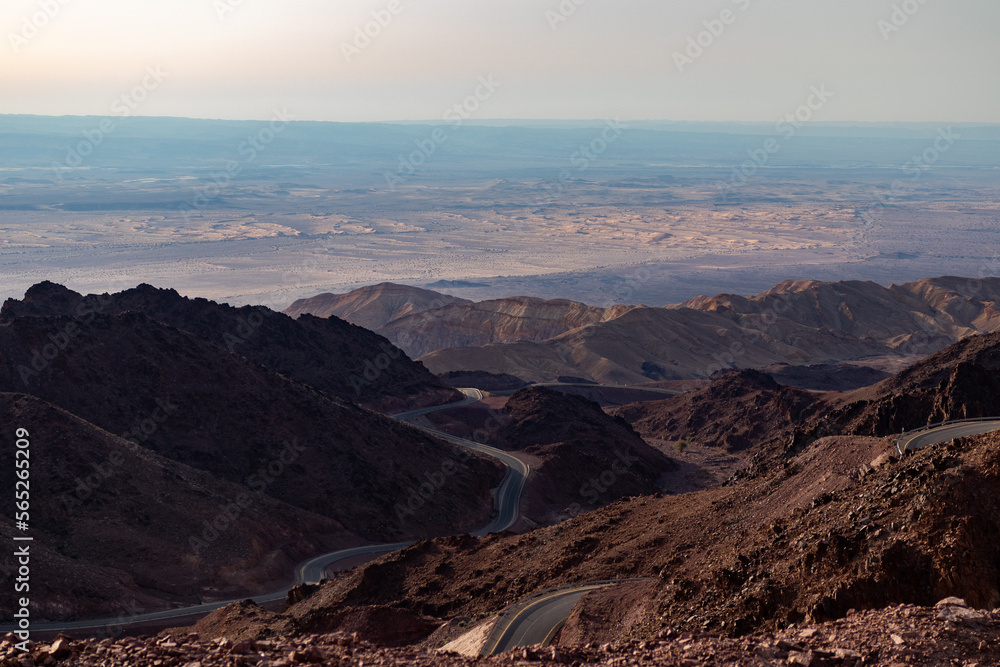 Jordanien Serpentinen Straße Blick über Landschaft berge und Wüste