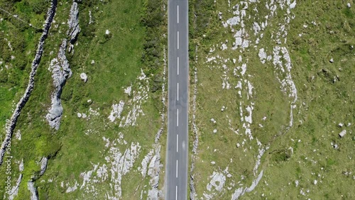 vista aérea de la carretera atravesando el Parque  Nacional de Burren,  de formación kárstica en Irlanda photo