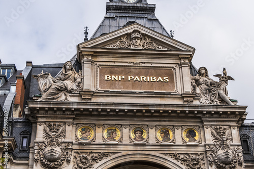 Sticker Architectural fragments of the BNP Paribas building on 14 rue Bergere (1881)