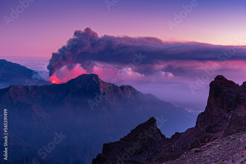 eruption of the volcano on the island of La Palma