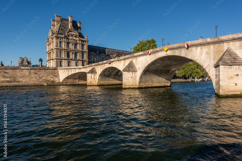 Rio Sena, Paris, Francia