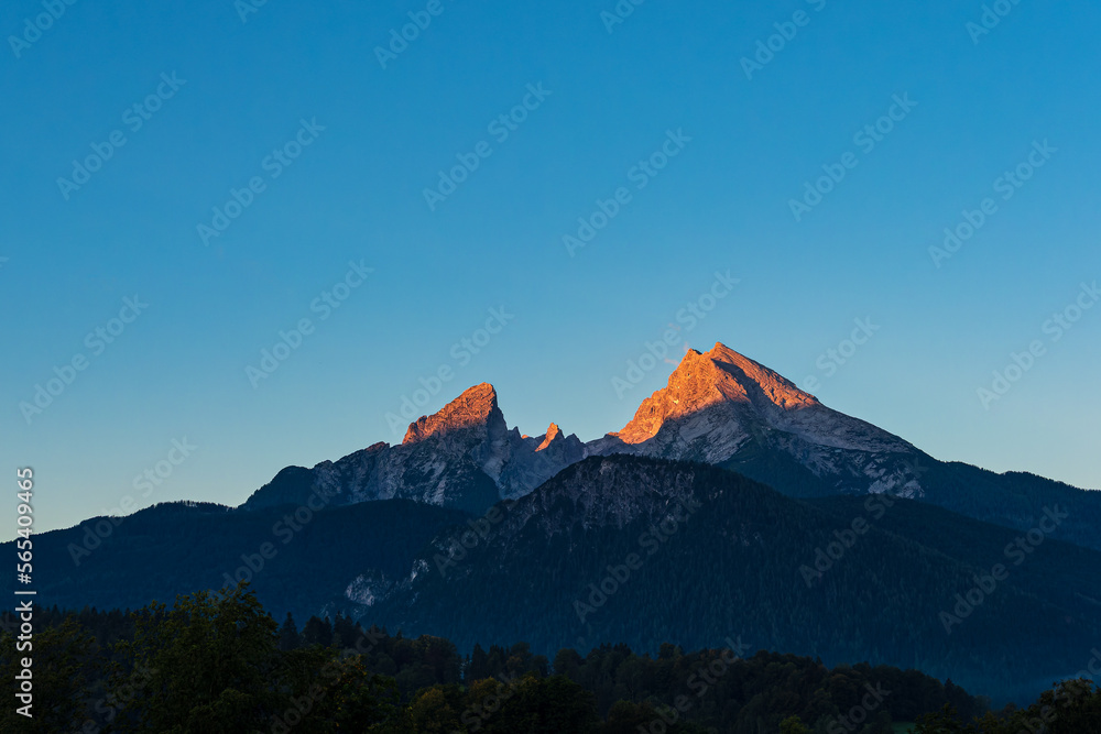 Alpenglühen am Berg Watzmann im Berchtesgadener Land