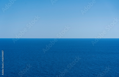 cielo y mar azul photo