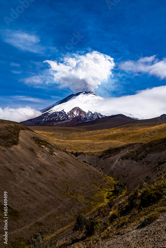 Cotopaxi in eruption © ecuadorquerido