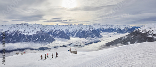 Schönes Winterpanorama im Skigebiet Wildkogel bei Bramberg in Österreich. photo