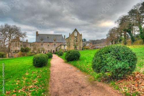 L'abbaye de Beauport dans la baie de Paimpol - Bretagne France