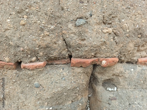 Pared de la época de colonial en el centro de Colombia