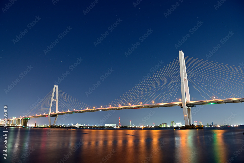 Fototapeta premium 名港中央大橋