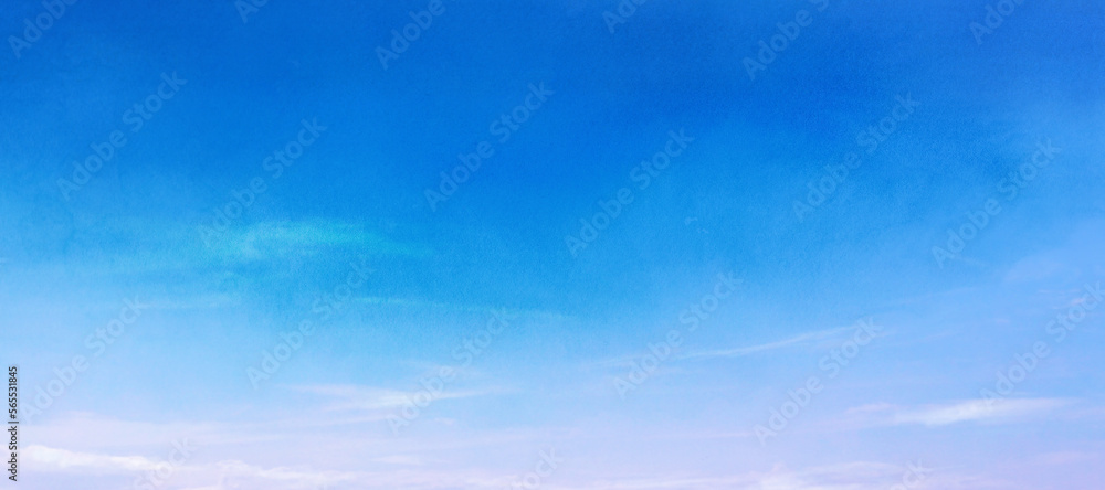 水彩で描いた爽やかな青空の風景イラスト