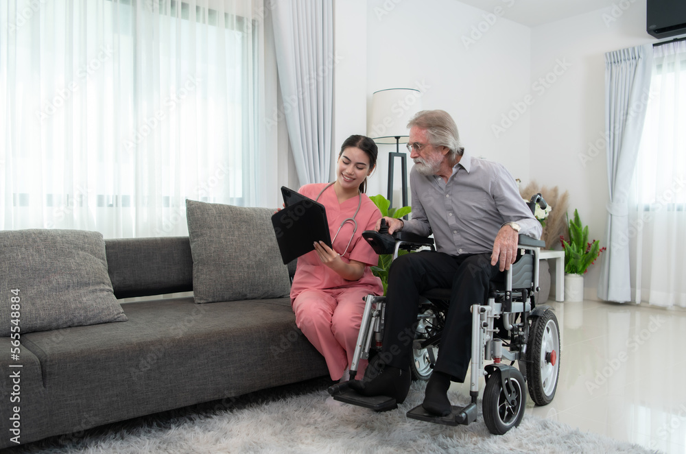 Caregiver for an elderly man Weekly check-ups at the patient's residence. Ready to give medical advice and talk about various stories, exchange each other happily. Caregiver for an elderly man Weekly check-ups at the patient's residence. Ready to give medical advice and talk about various stories, exchange each other happily.