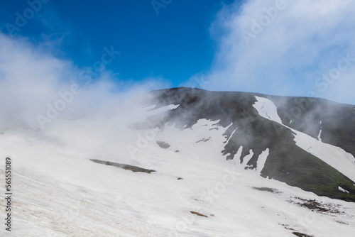 残雪期の月山