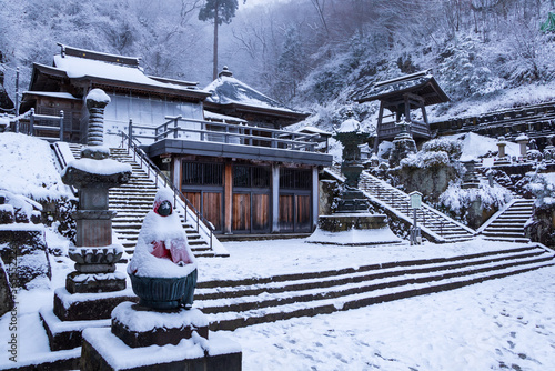 雪の山寺 （立石寺）奥之院