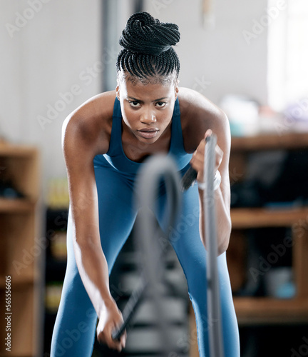 Photographie Fitness, battle ropes or strong black woman training for body goals in cardio workout or exercise at gym