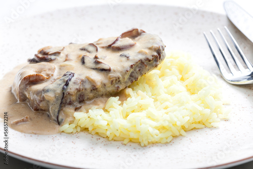 meat with mushroom sauce and white rice