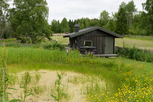 Foto Kleine Hütte, Pilgerherberge an einem Teich