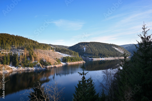 Ausblick über die Ohratalsperre bei Luisenthal im Thüringer Wald