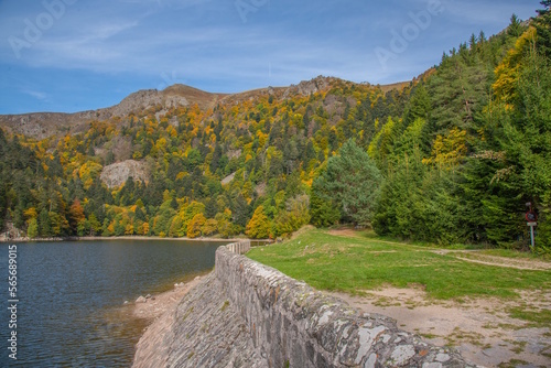 Le lac du Schiessrothried dans le Massif des Vosges - Vallée de Munster et de la Wormsa photo
